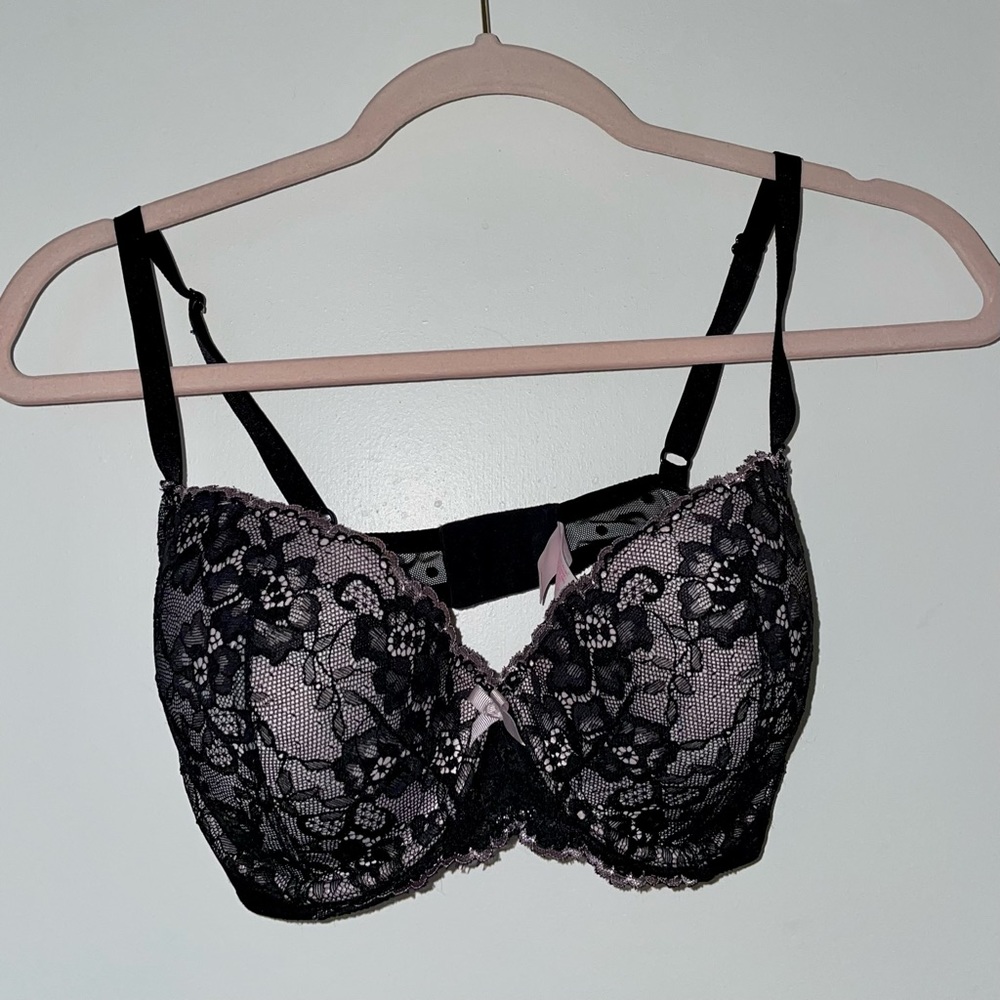 Victoria’s Secret 34DD Bra